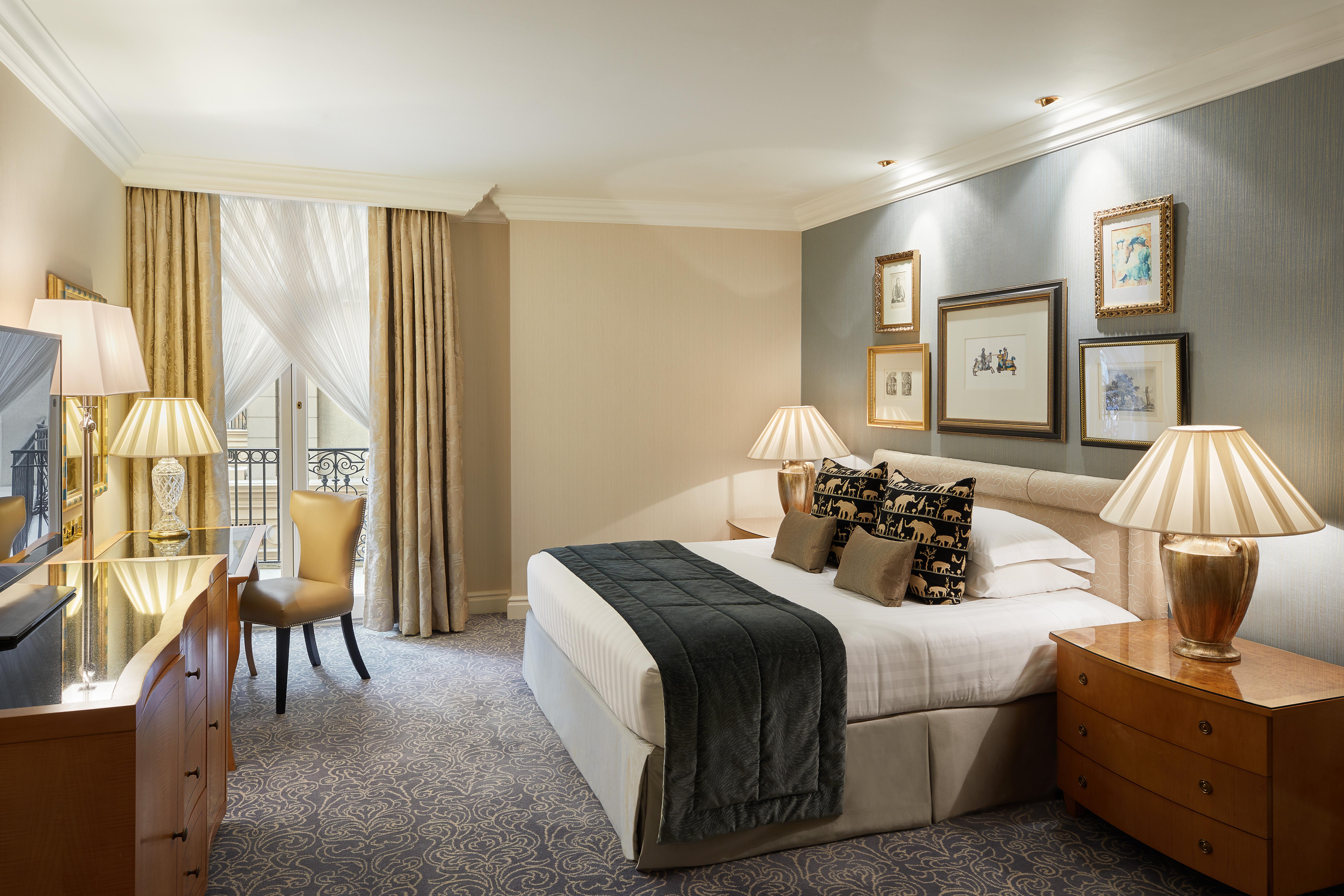 The Landmark Londra Esterno foto A bedroom at the hotel